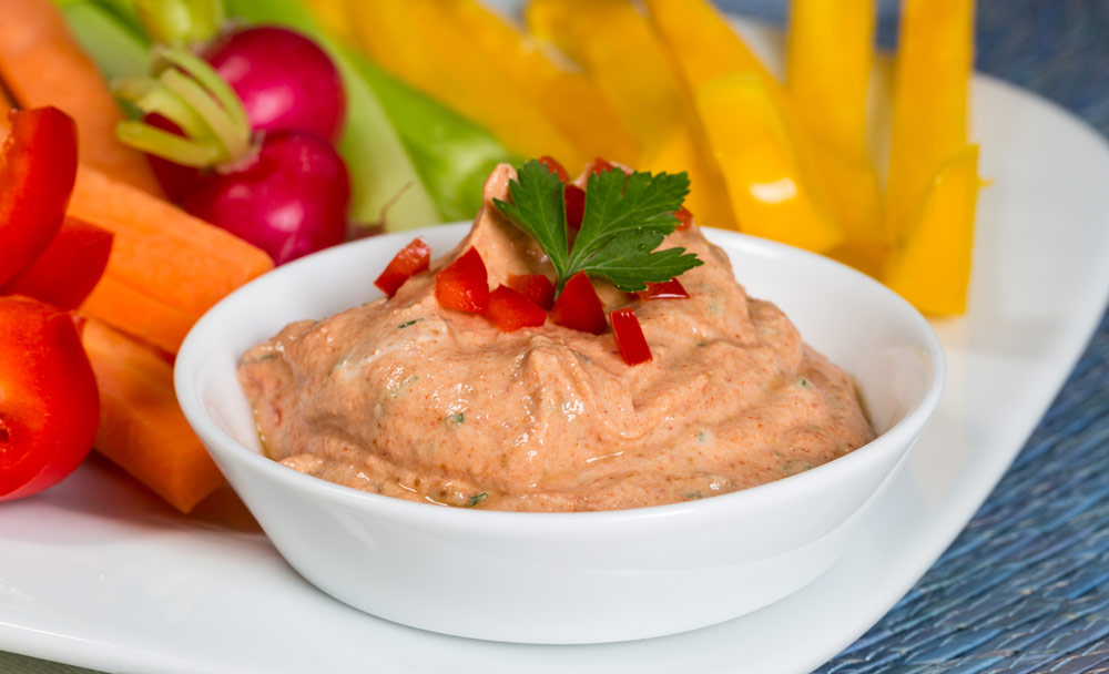 Antiviral Mashed Tomatoes with Goat Yoghurt and Garlic