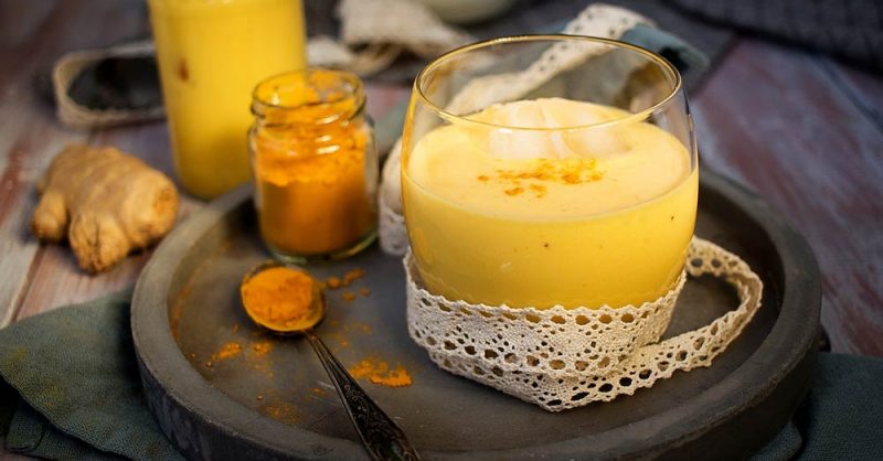 Manage Cancer with Mango Smoothie