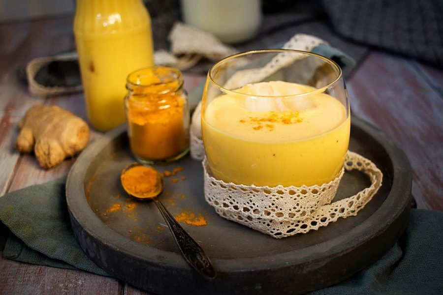 Manage Cancer with Mango Smoothie