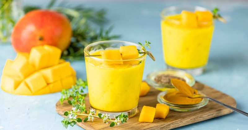 Mango Turmeric Smoothie for Leiomyoma